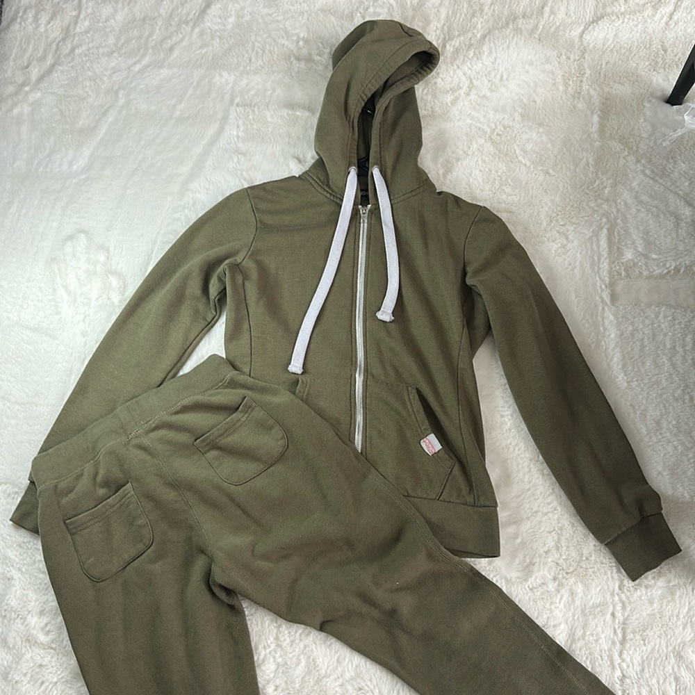 Sweat pants and hooded sweater